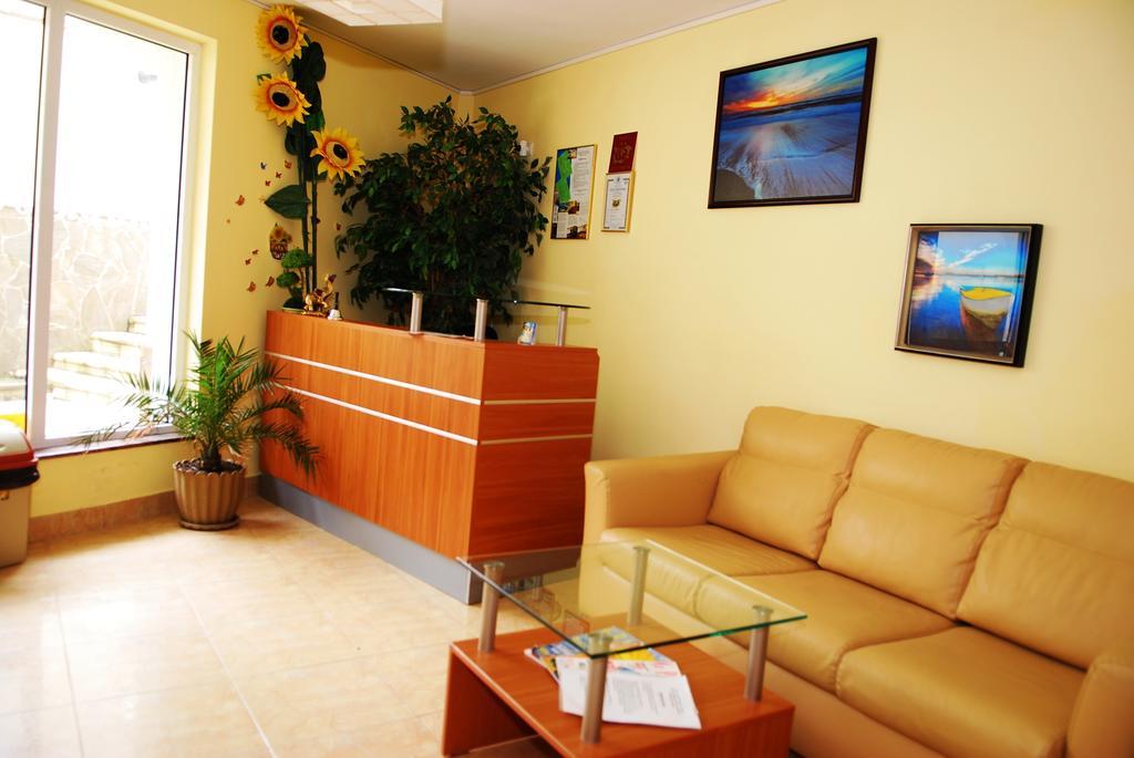 Guest House Markovi Ravda Luaran gambar