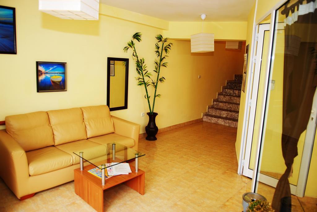 Guest House Markovi Ravda Luaran gambar