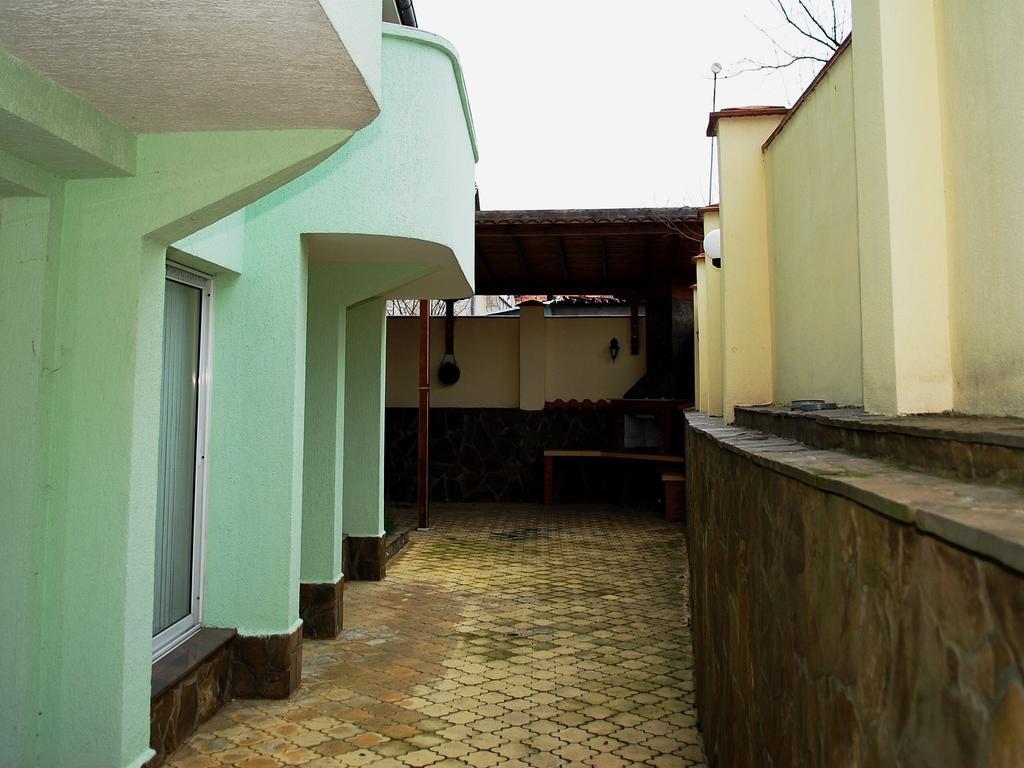 Guest House Markovi Ravda Luaran gambar