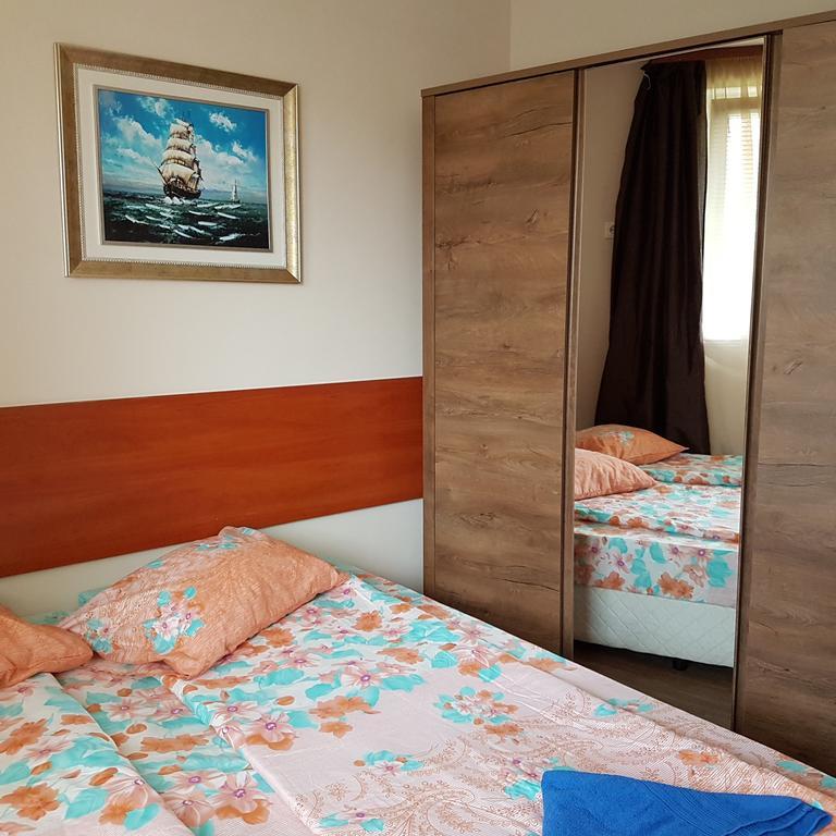 Guest House Markovi Ravda Luaran gambar